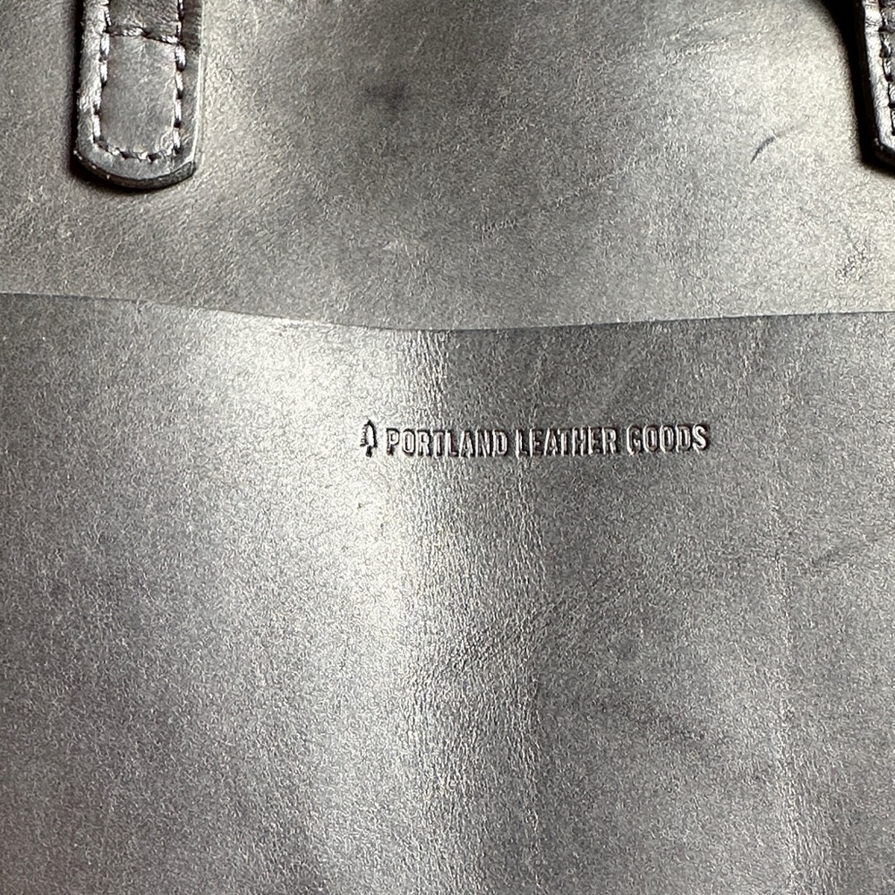 Portland Leather Sleek Black Bag - Picture 2 of 8